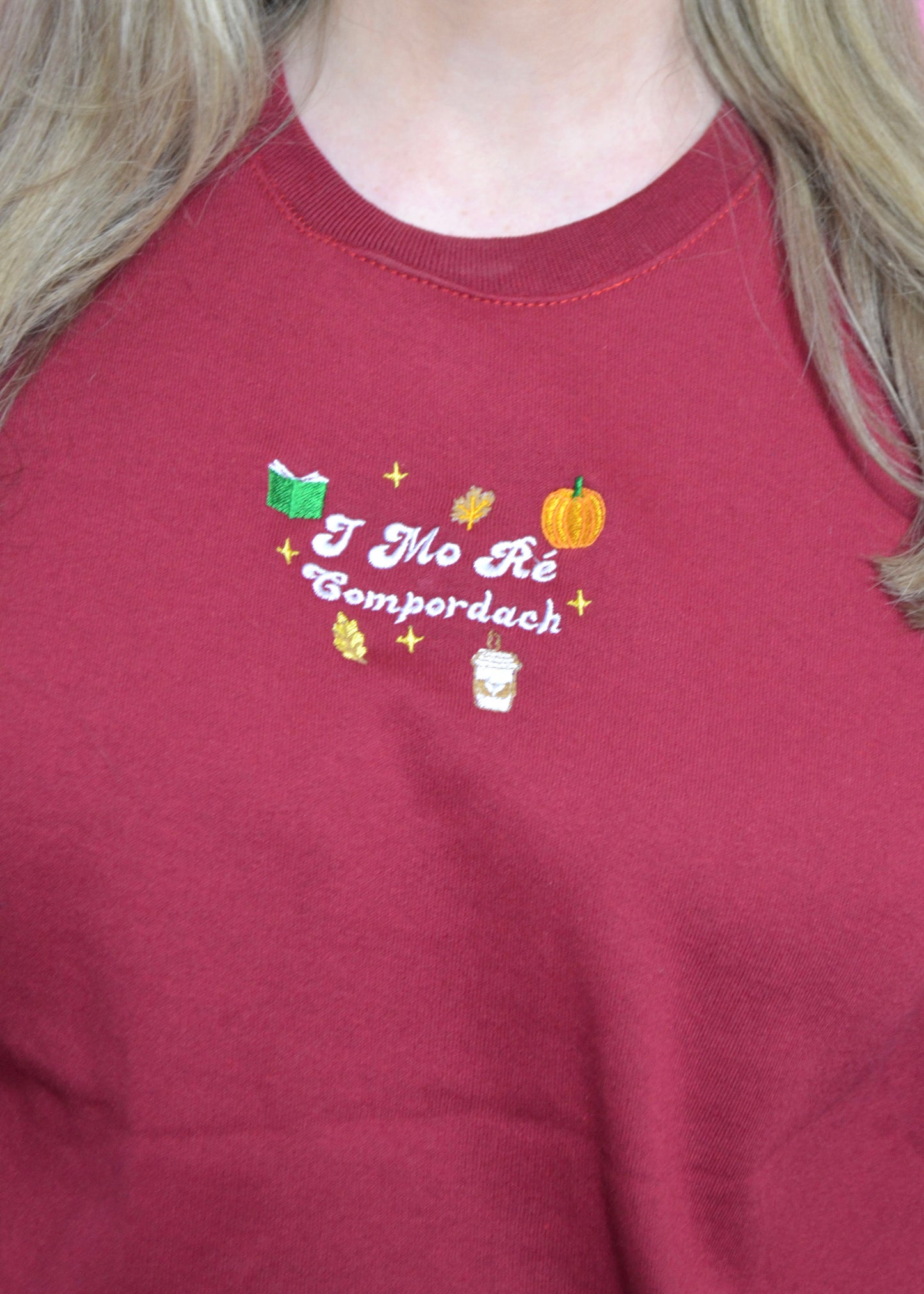 Irish ‘In My Cosy Era’ Sweatshirt Maroon - I mo ré compordach
