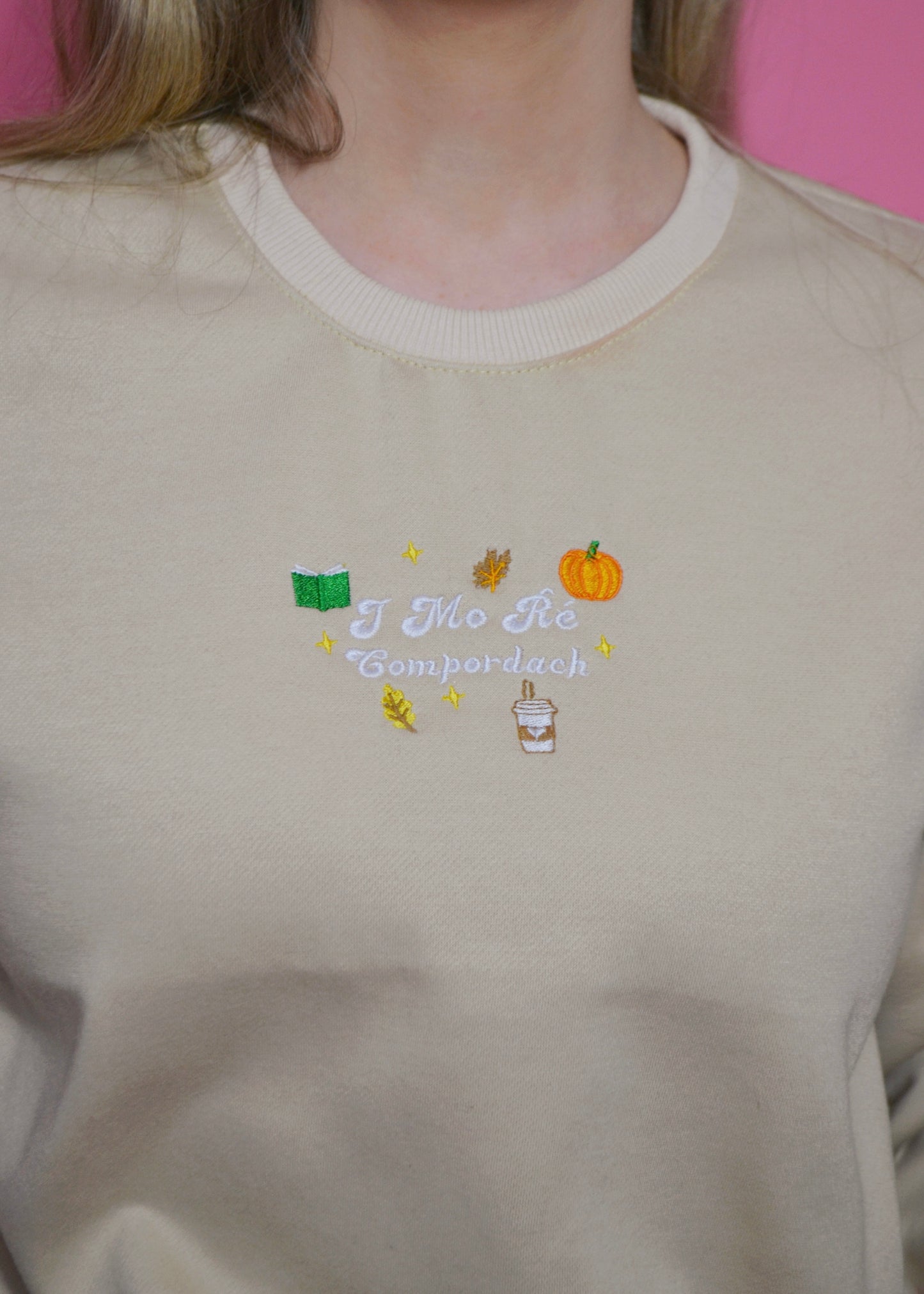 Irish ‘In My Cosy Era’ Sweatshirt Beige- I mo ré compordach