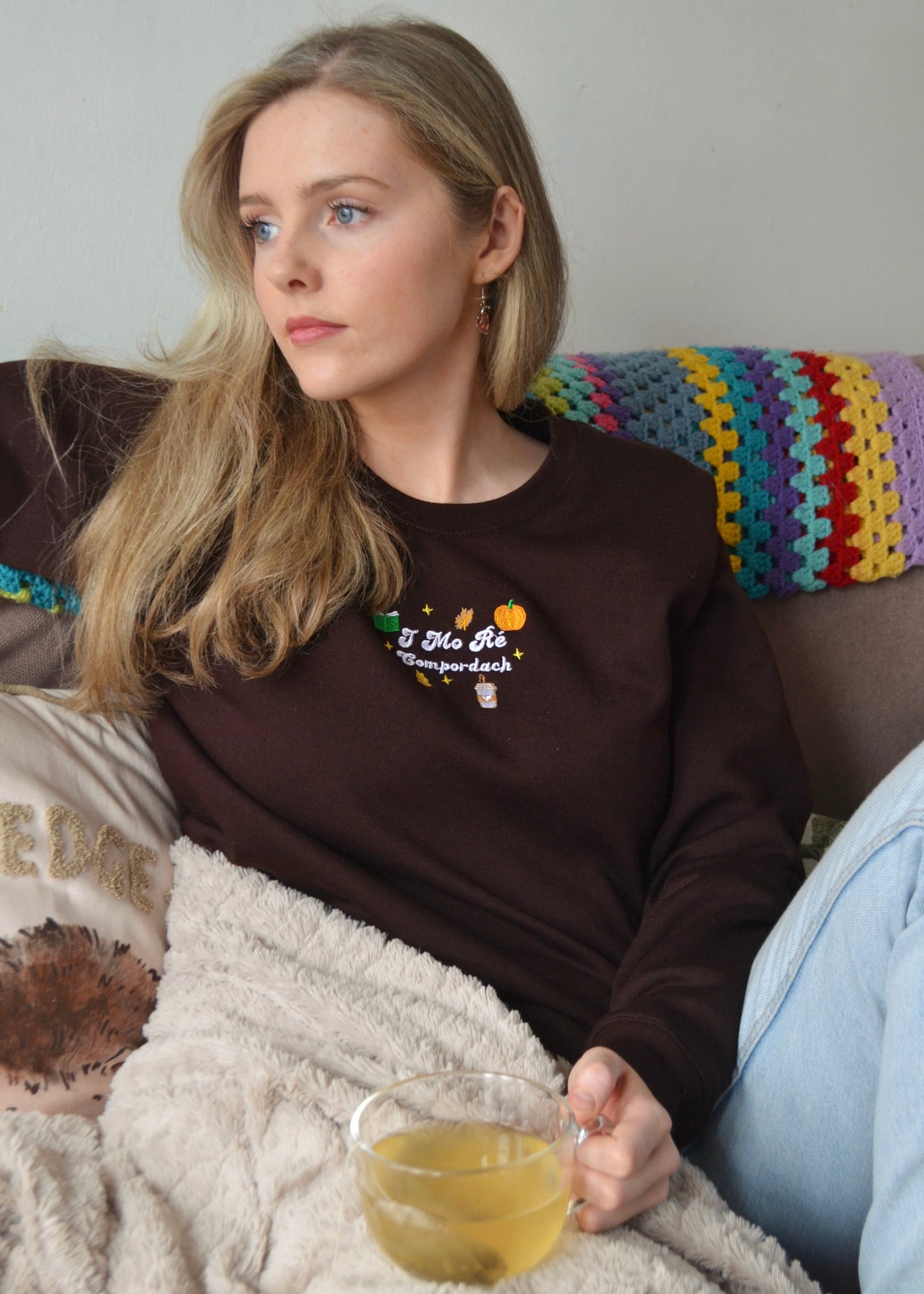 Irish ‘In My Cosy Era’ Sweatshirt Brown- I mo ré compordach