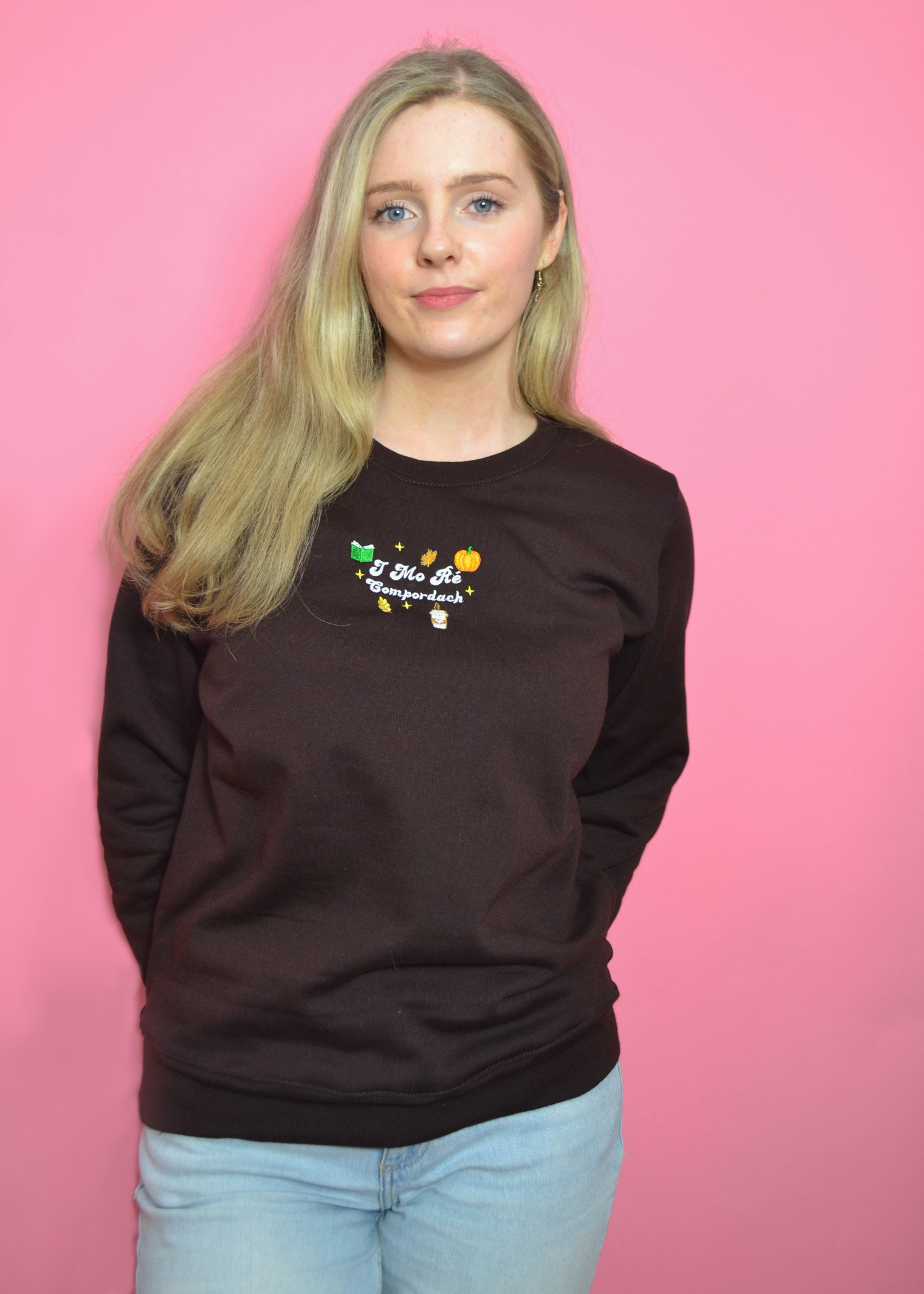 Irish ‘In My Cosy Era’ Sweatshirt Brown- I mo ré compordach
