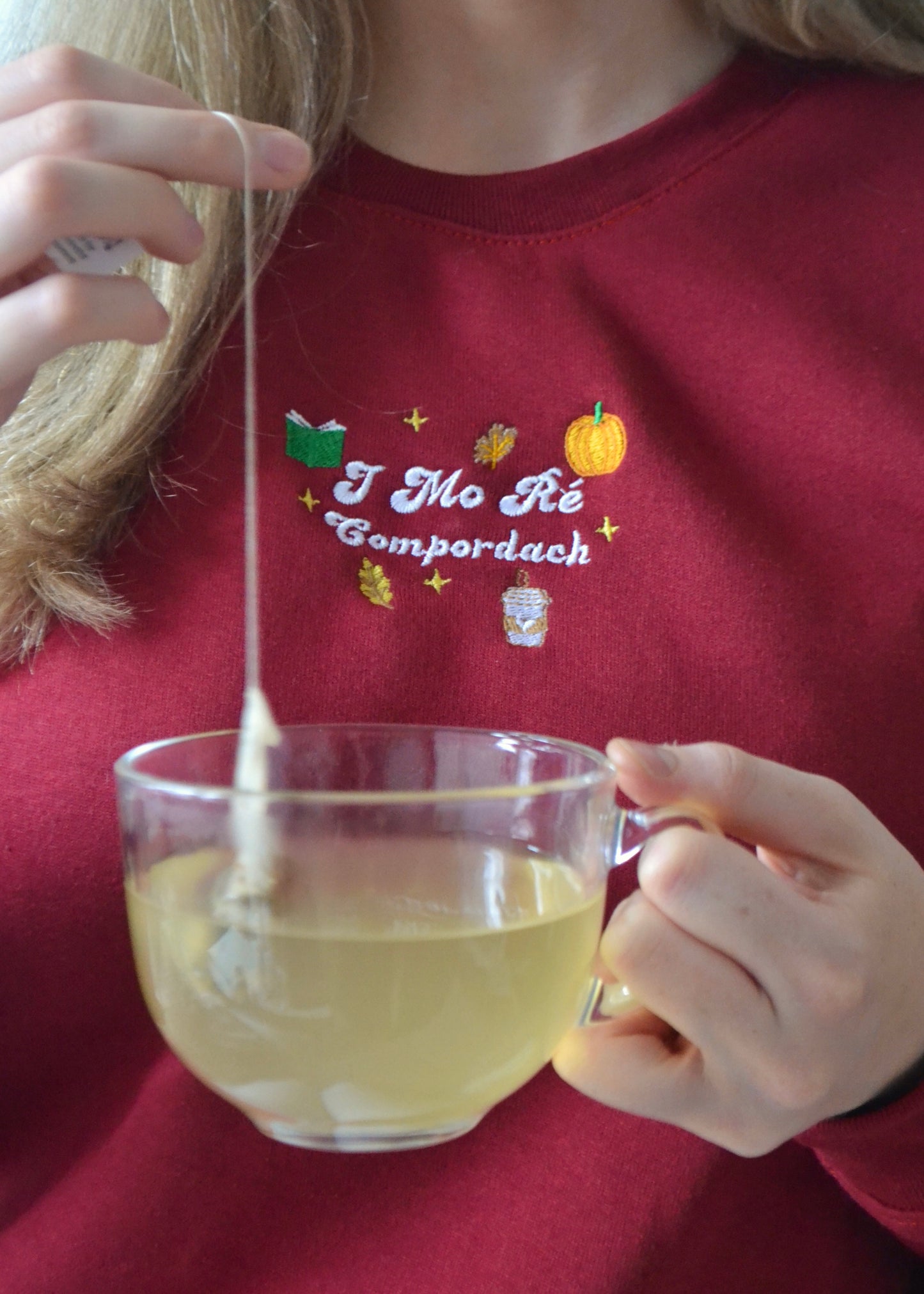 Irish ‘In My Cosy Era’ Sweatshirt Maroon - I mo ré compordach