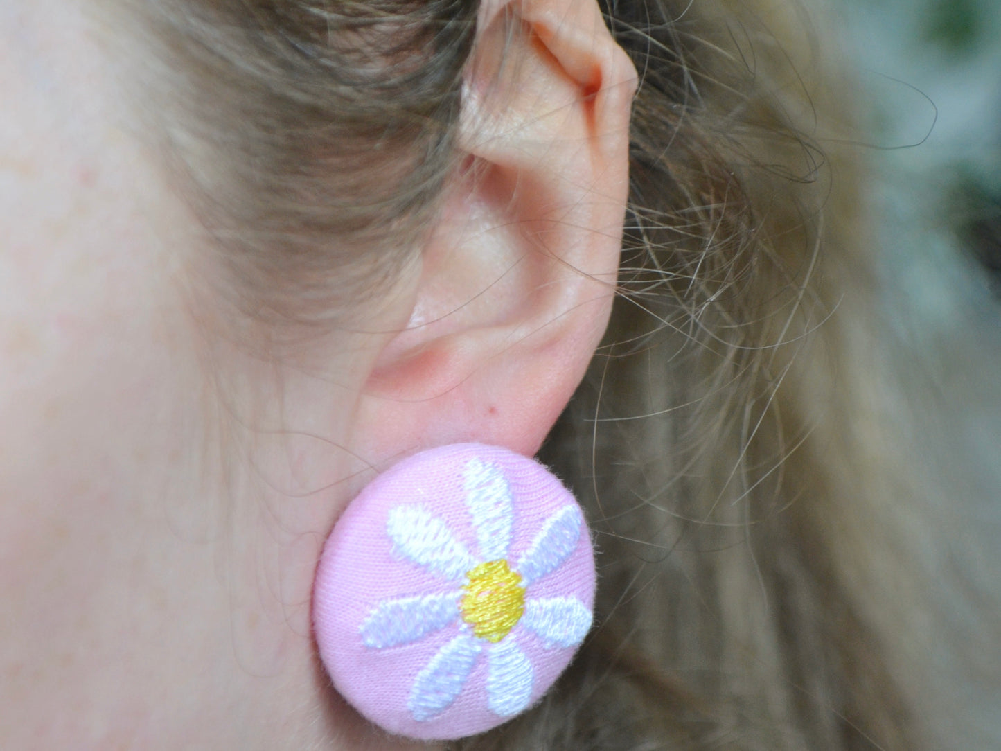 Daisy Button Earrings - Pink