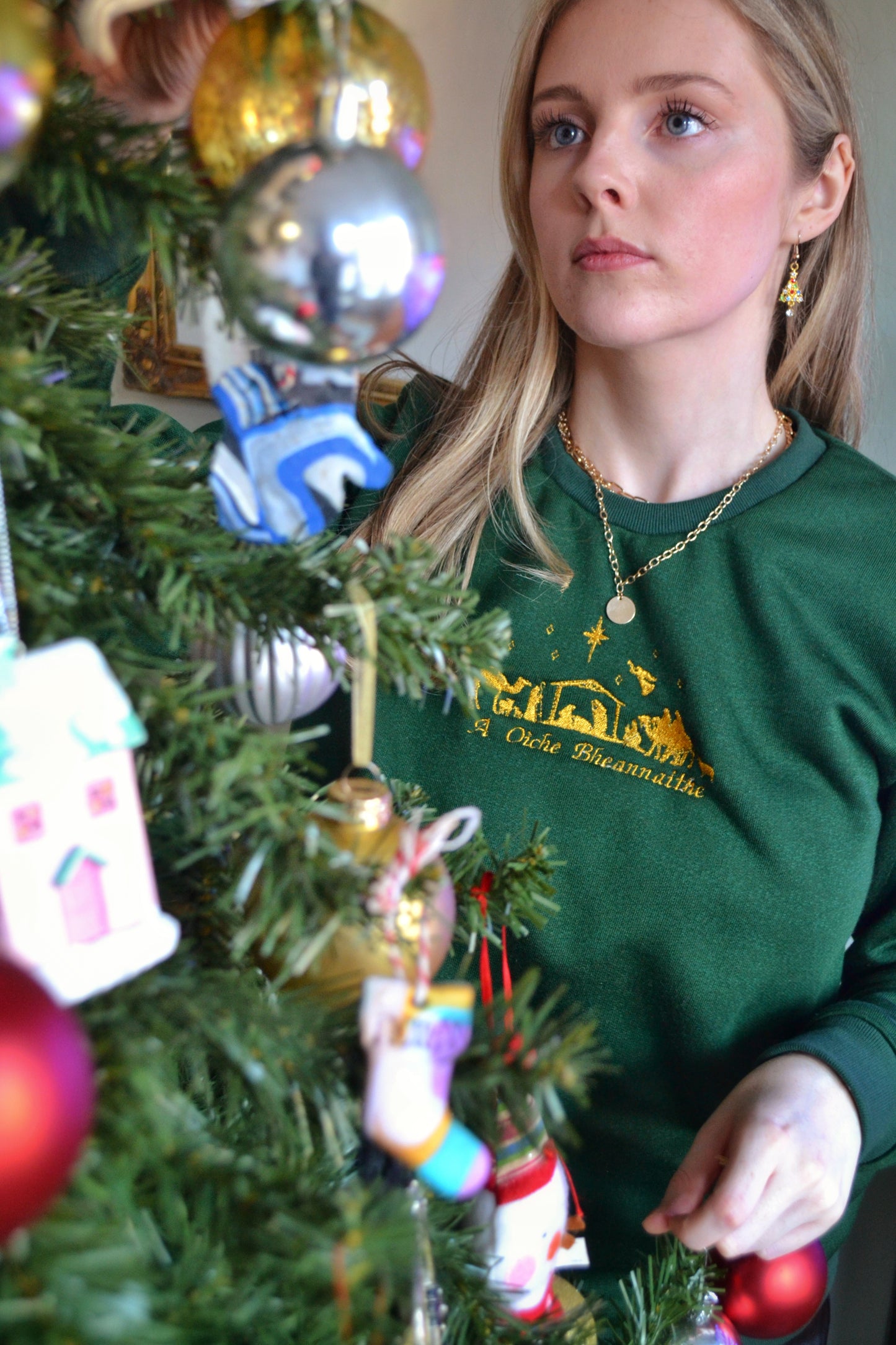 A Oíche Bheannaithe – O Holy Night Irish Christmas Sweatshirt Green