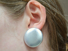 Load image into Gallery viewer, Silver Foil Button Earrings