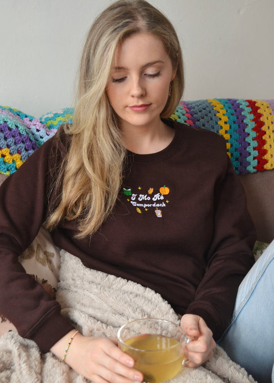 Irish ‘In My Cosy Era’ Sweatshirt Brown- I mo ré compordach
