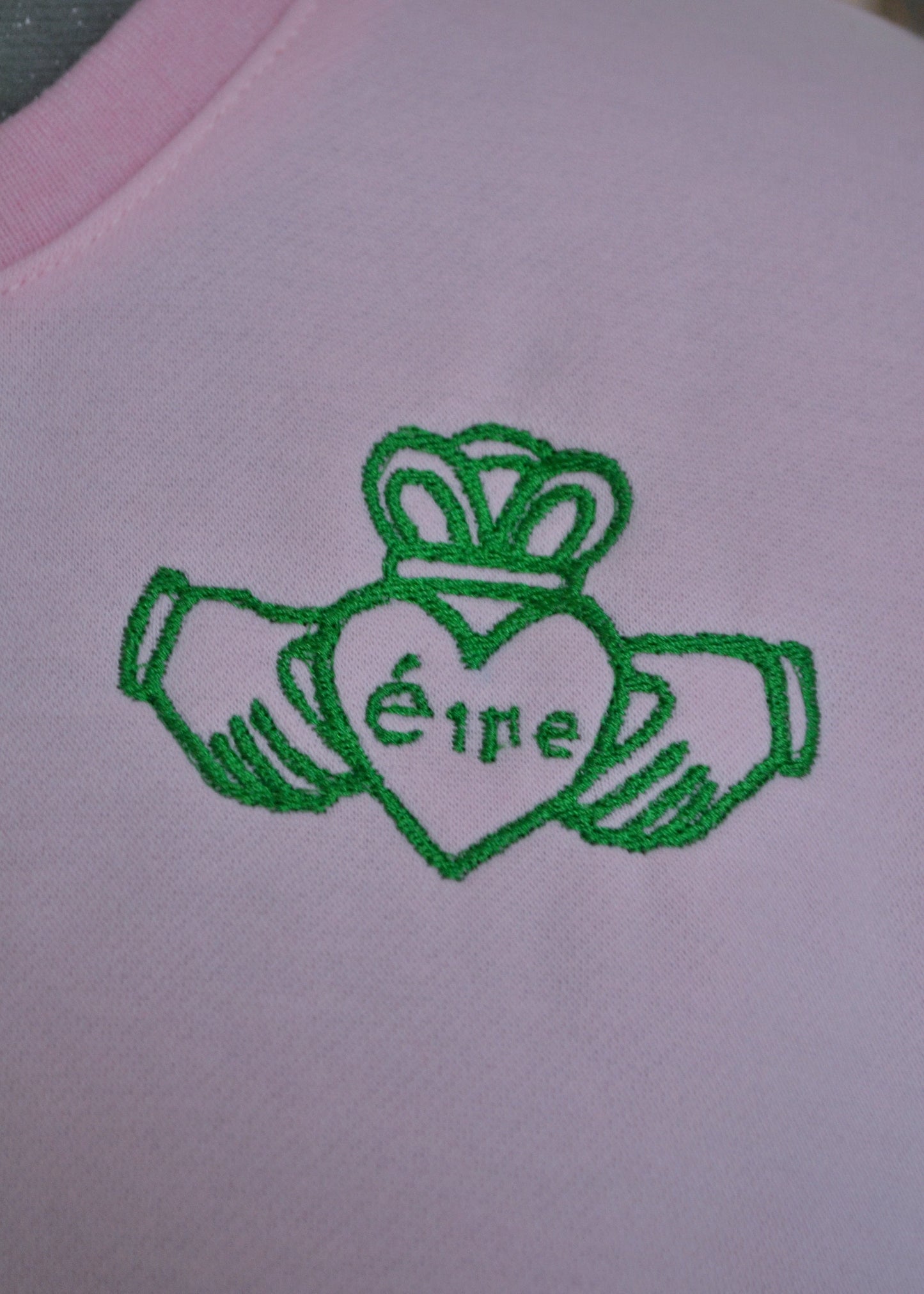 Pink Claddagh Sweatshirt – Green Embroidery